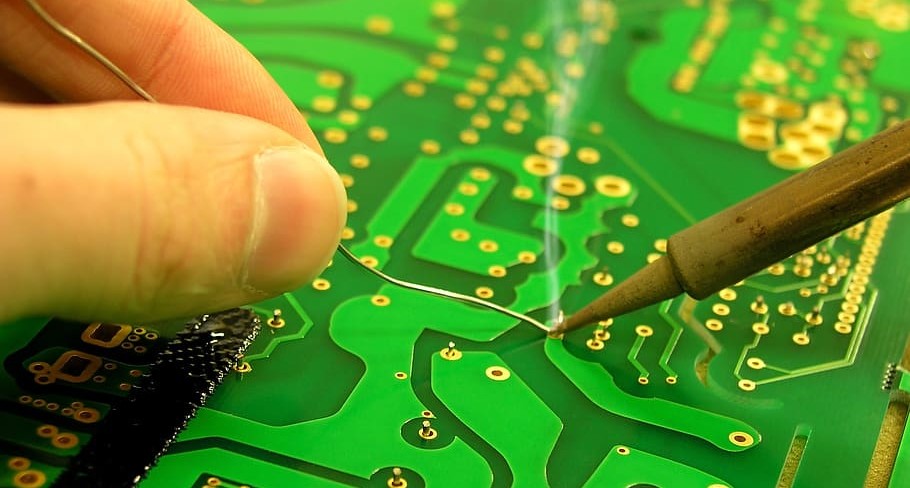 Bricolage : réparer vous-même un circuit imprimé - Bricom